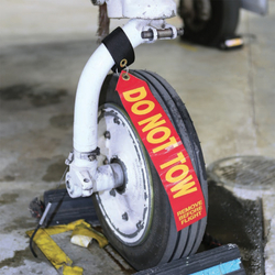 DeGroff Aviation ‘Do Not Tow’ Streamer